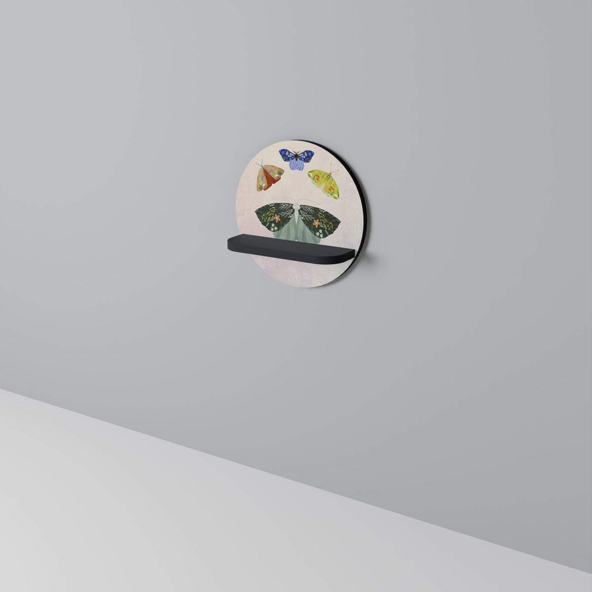 MOTH INTO THE LIGHT Designová police