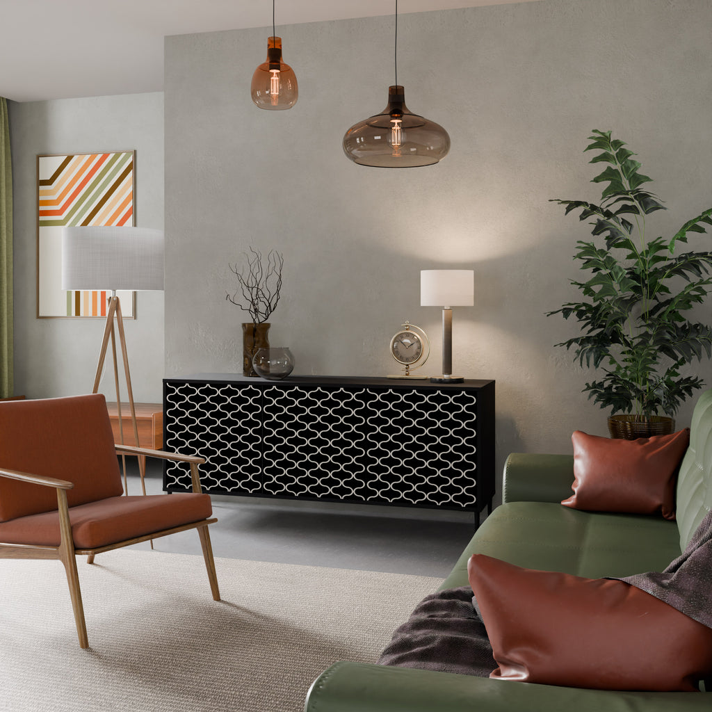 TESSELATED BLACKNESS Třídveřová komoda