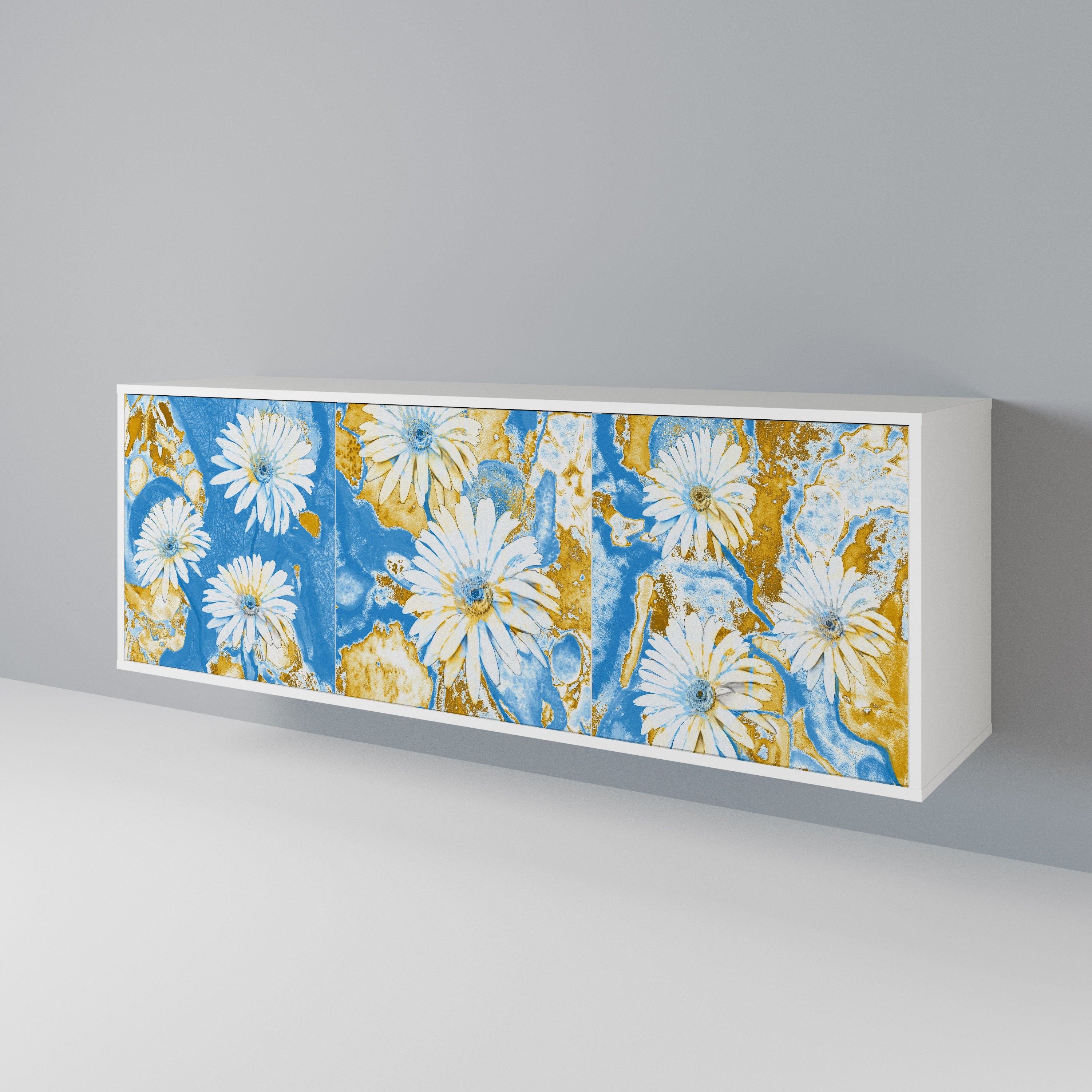 DAISY LUXE Třídveřová komoda