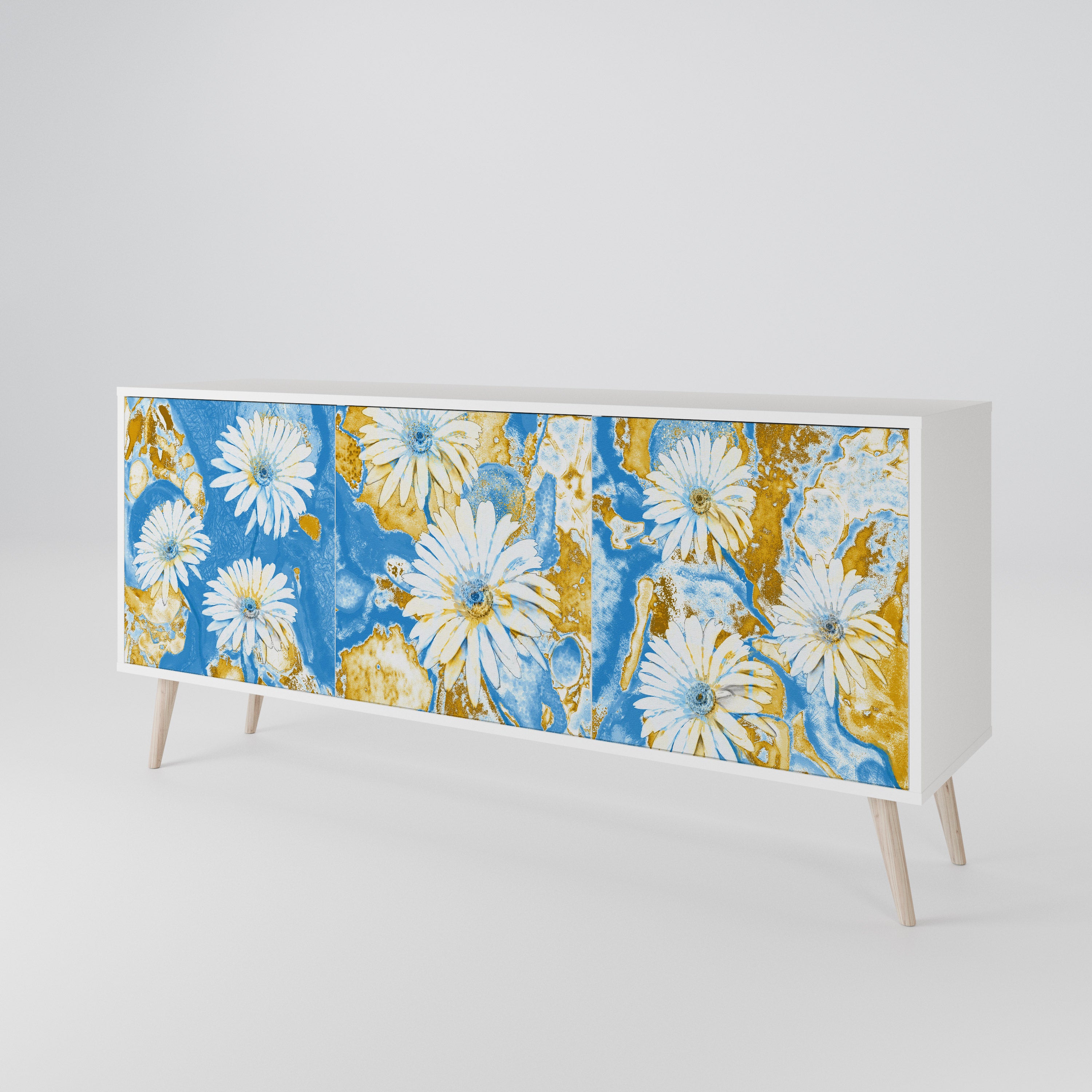 DAISY LUXE Třídveřová komoda