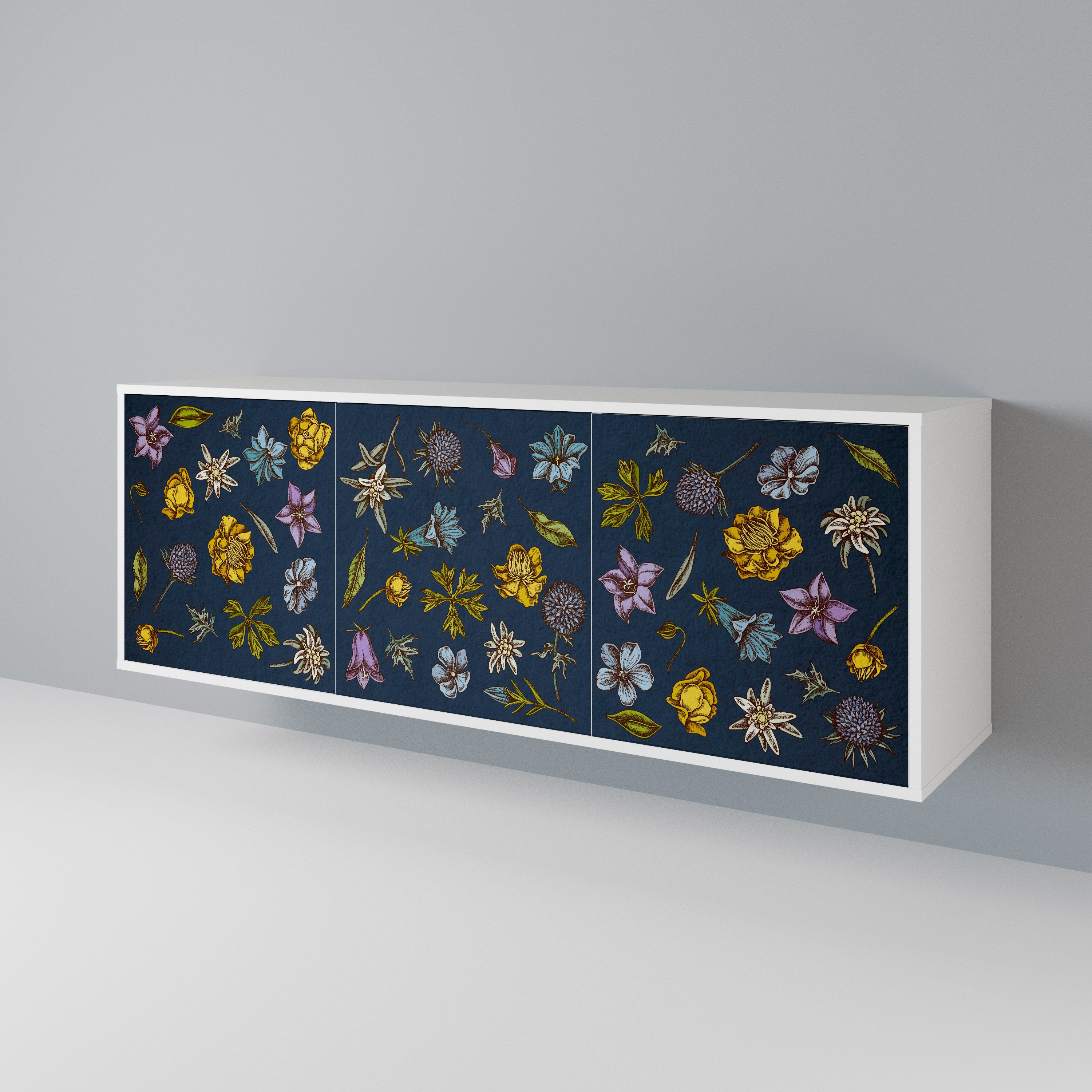 FLOWERS ON NAVY BLUE Třídveřová komoda