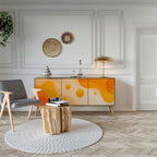 ORANGE ARRANGEMENT Třídveřová komoda