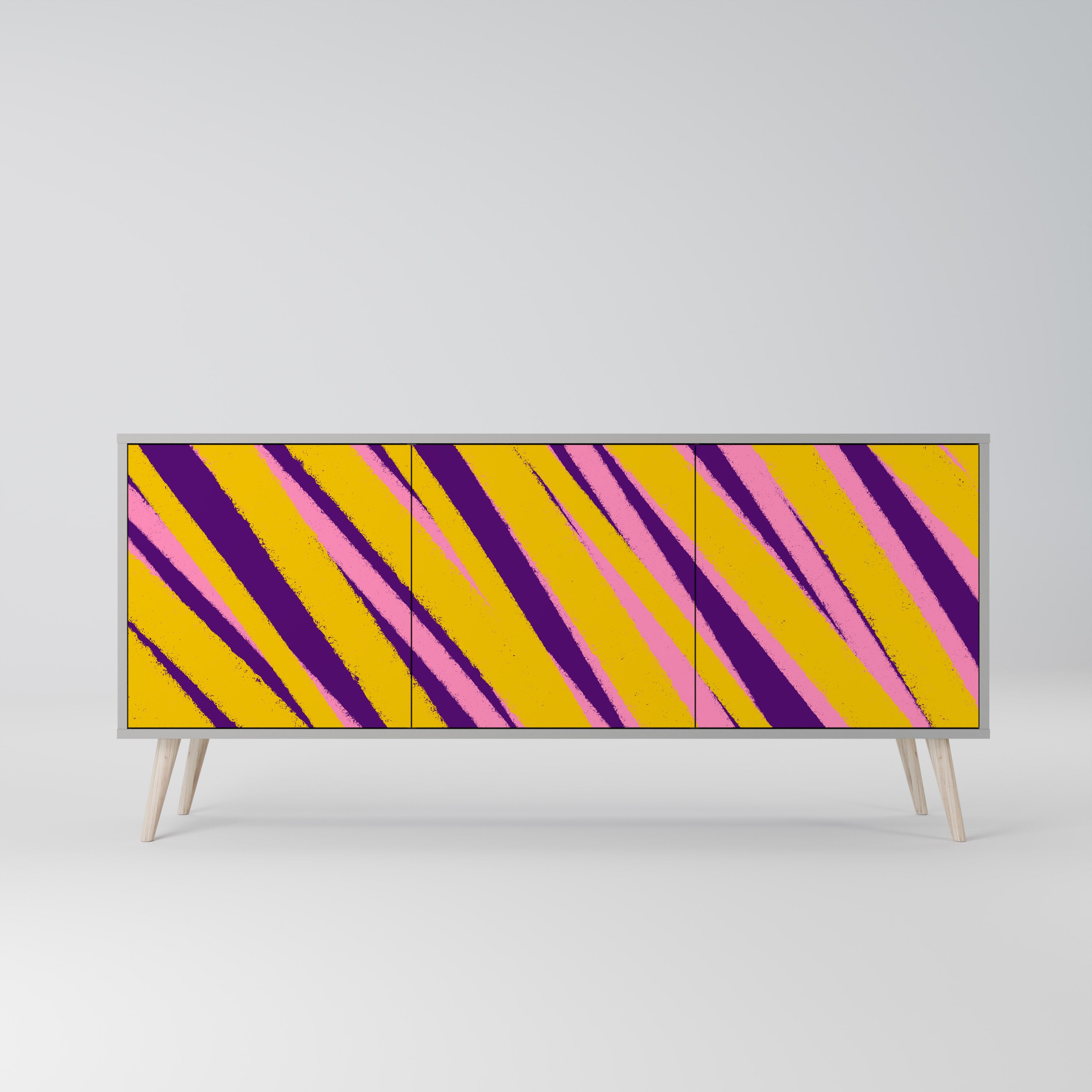 DREAMS COME TRUE 3-Door Sideboard