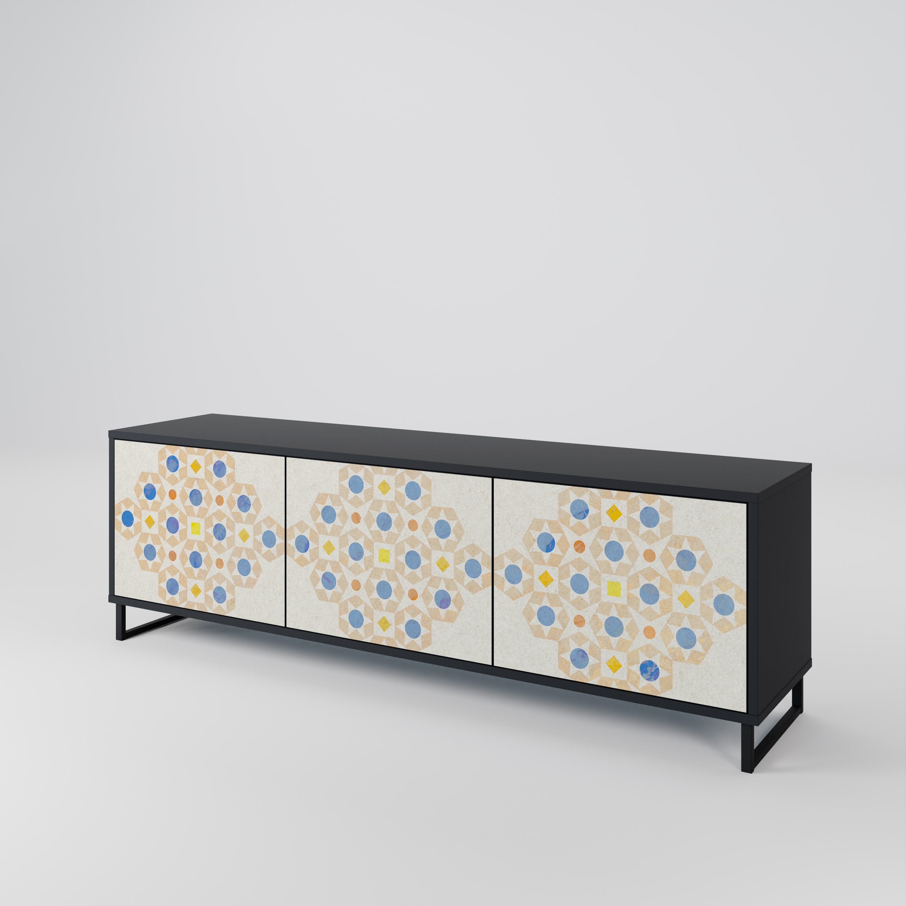 PATTERNED PRISM Třídveřový TV stolek