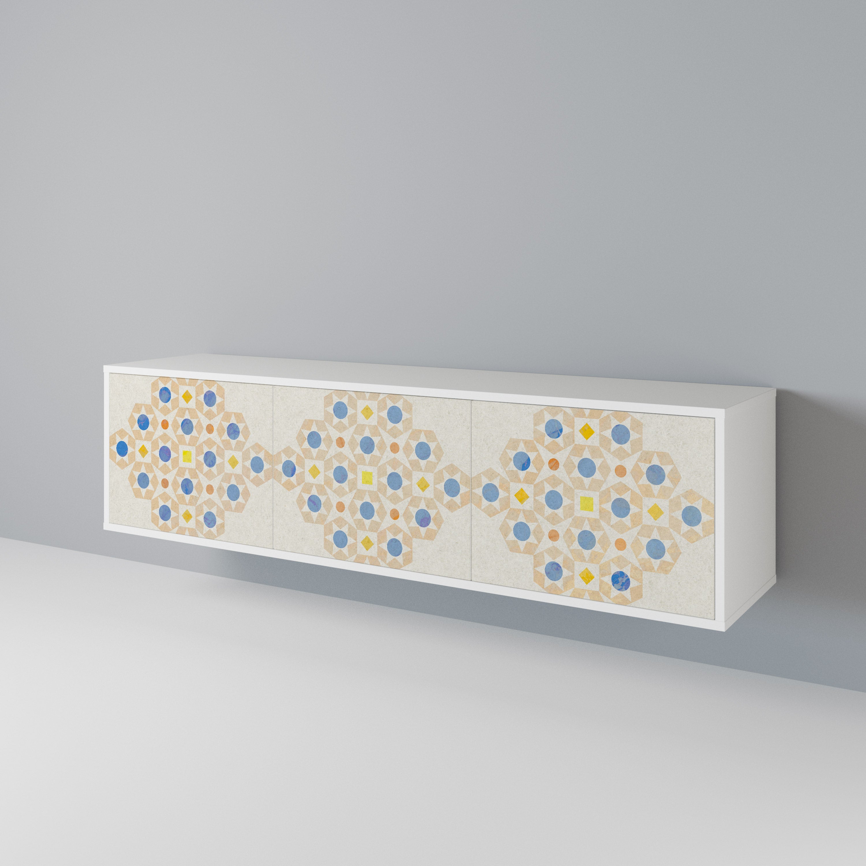 PATTERNED PRISM Třídveřový TV stolek