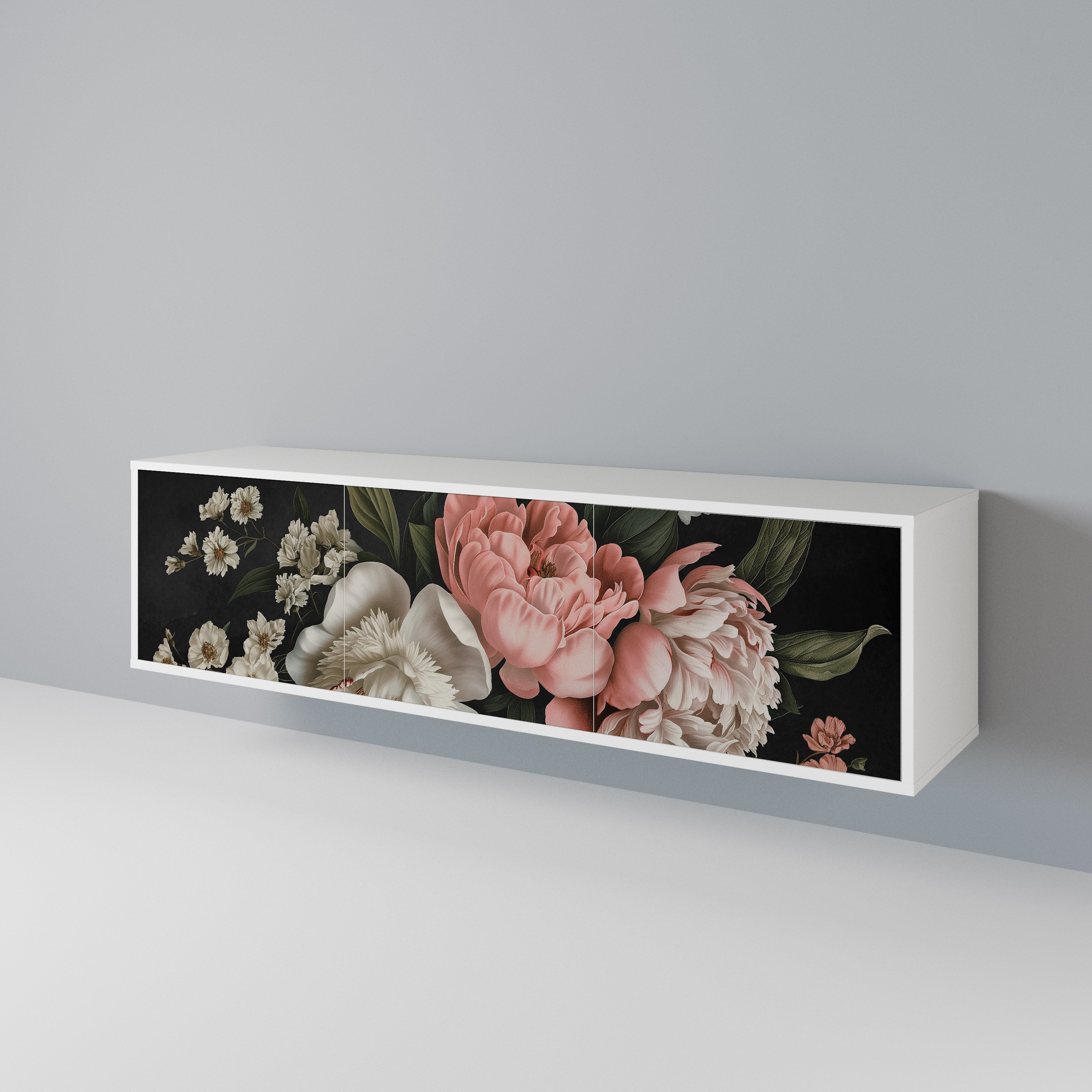LUSH ELEGANCE Třídveřový TV stolek