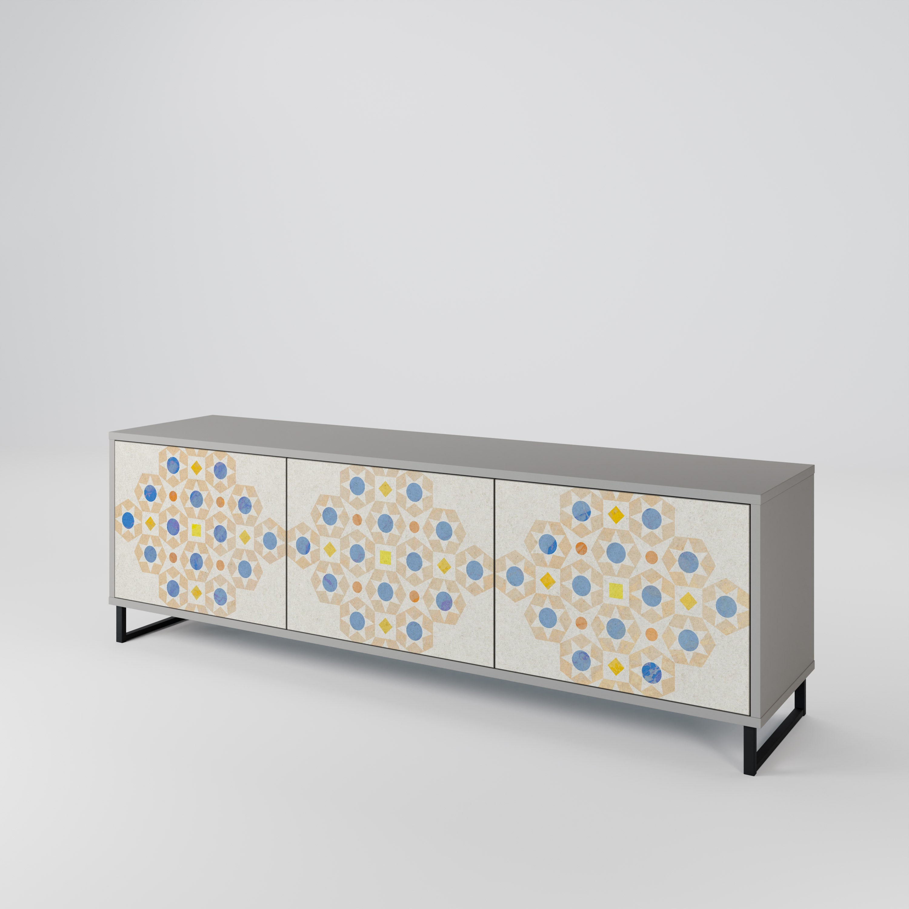 PATTERNED PRISM Třídveřový TV stolek