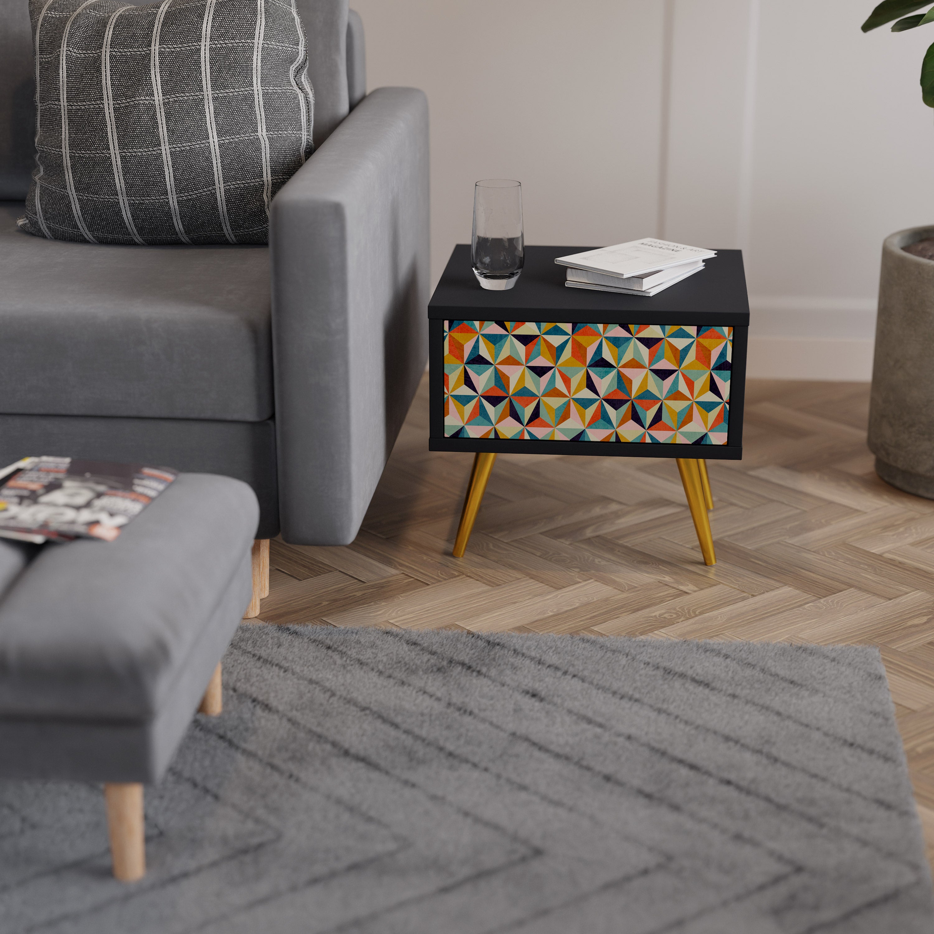 TESSELATE TREASURES Noční stolek