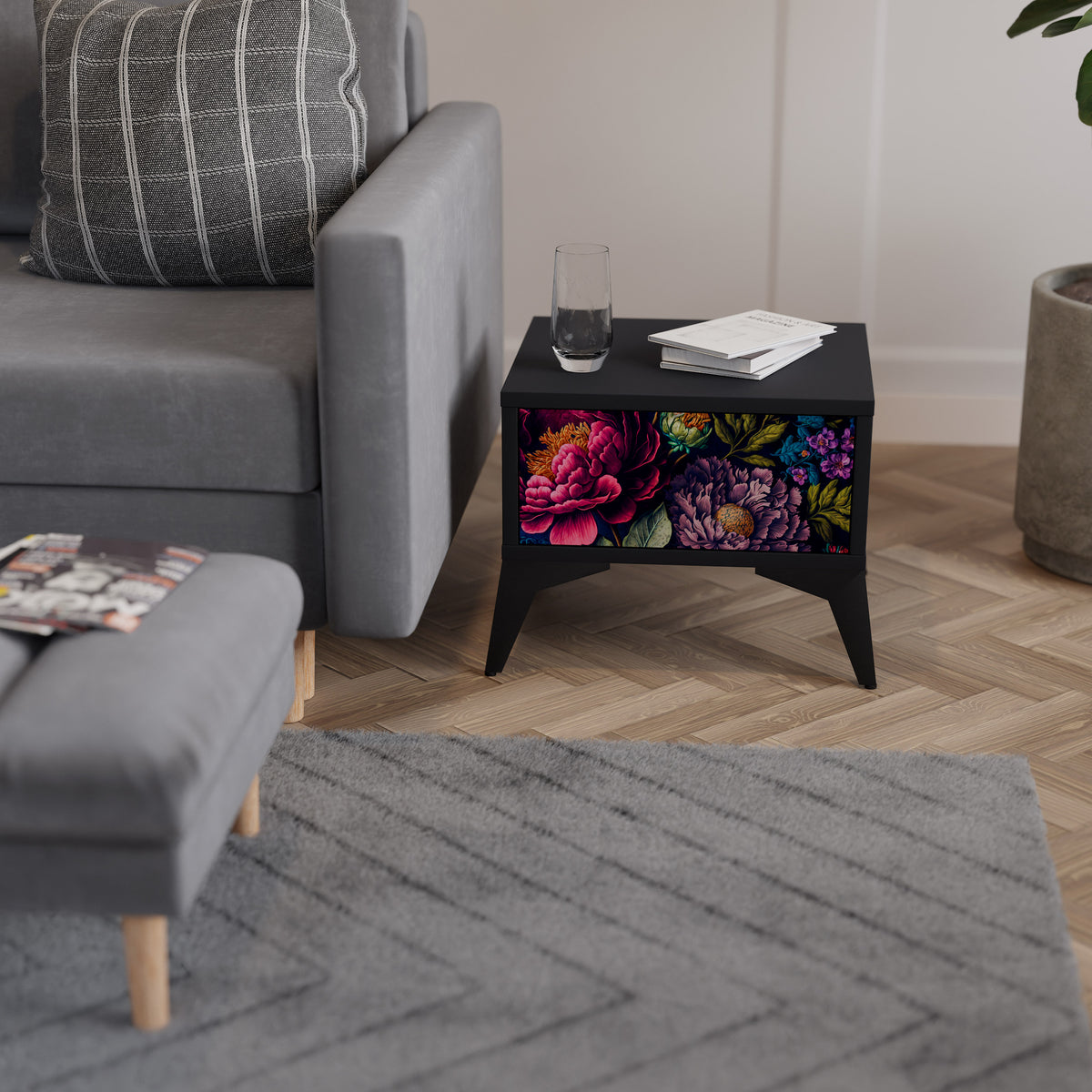 BLOOMING ELEGANCE Noční stolek