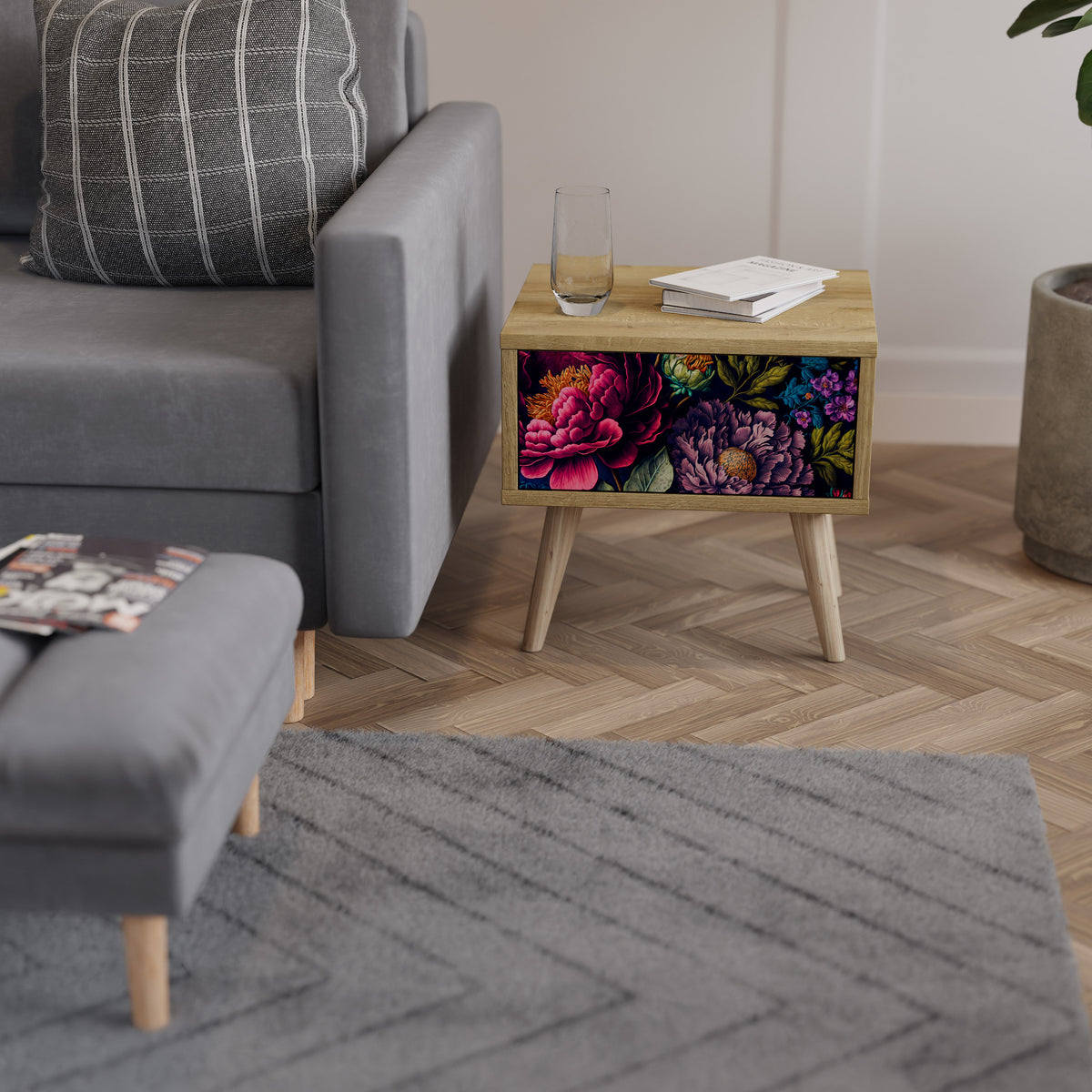 BLOOMING ELEGANCE Noční stolek