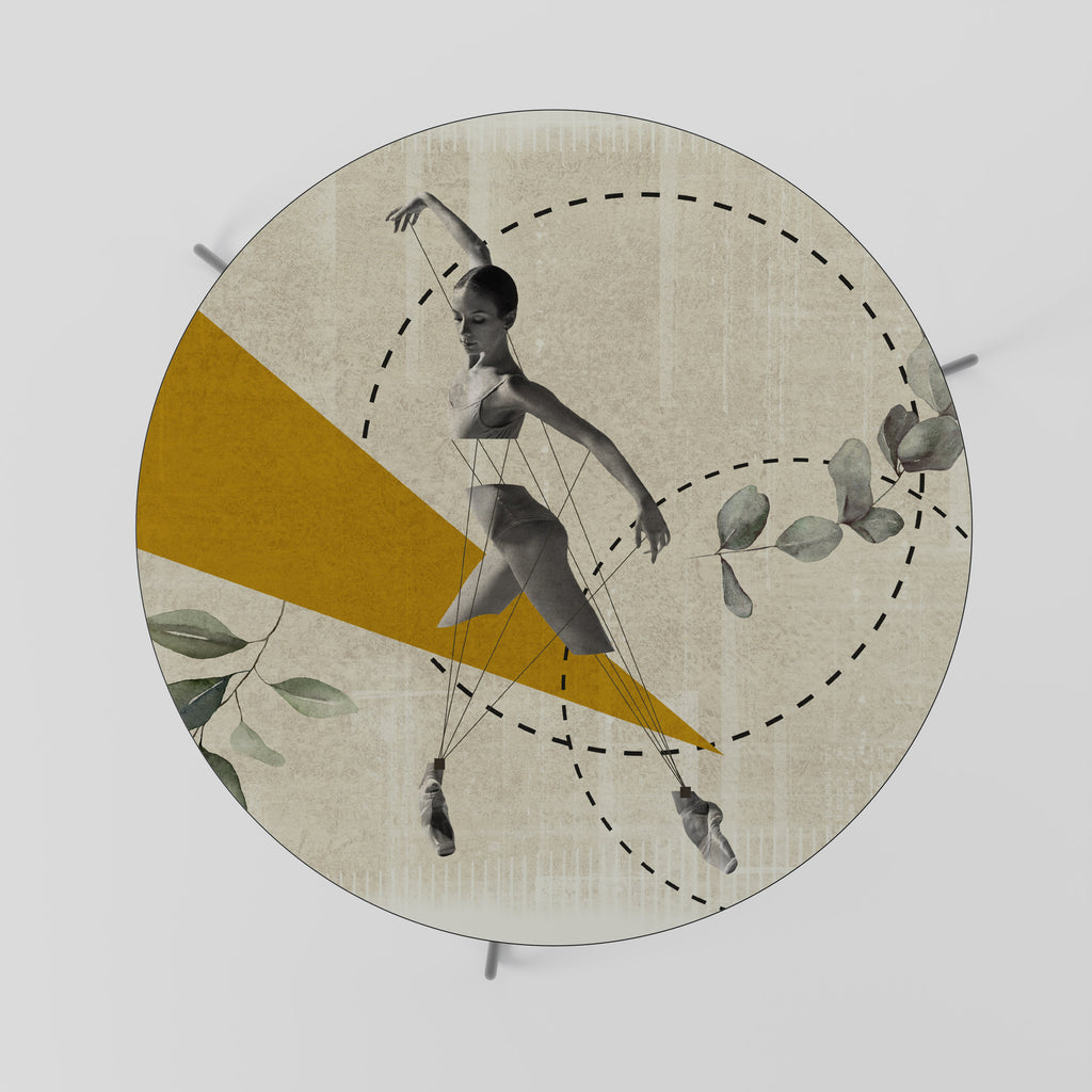 TRIANGLE MOVEMENT Coffee Table