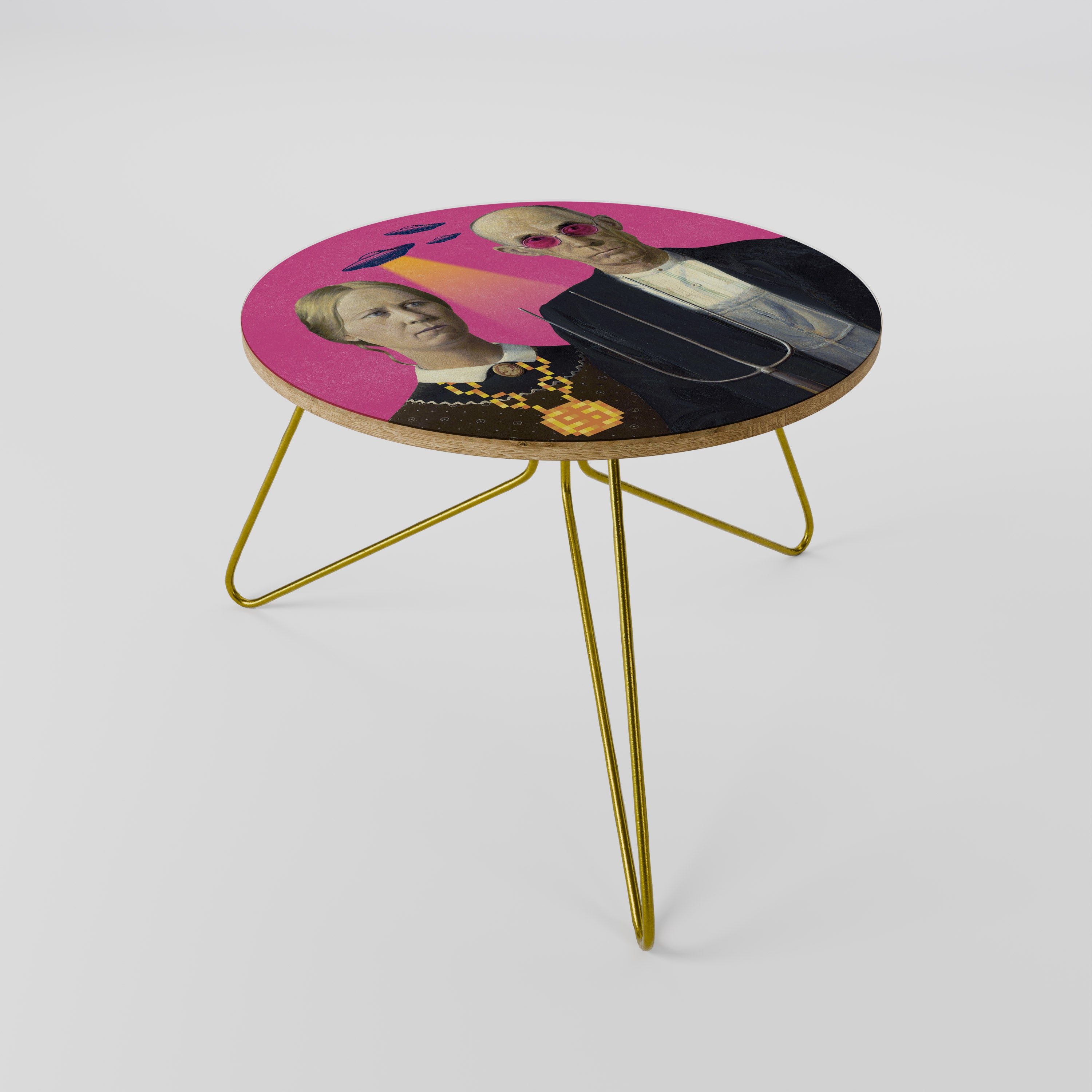 AMERICAN GOTHIC ALIEN Coffee Table