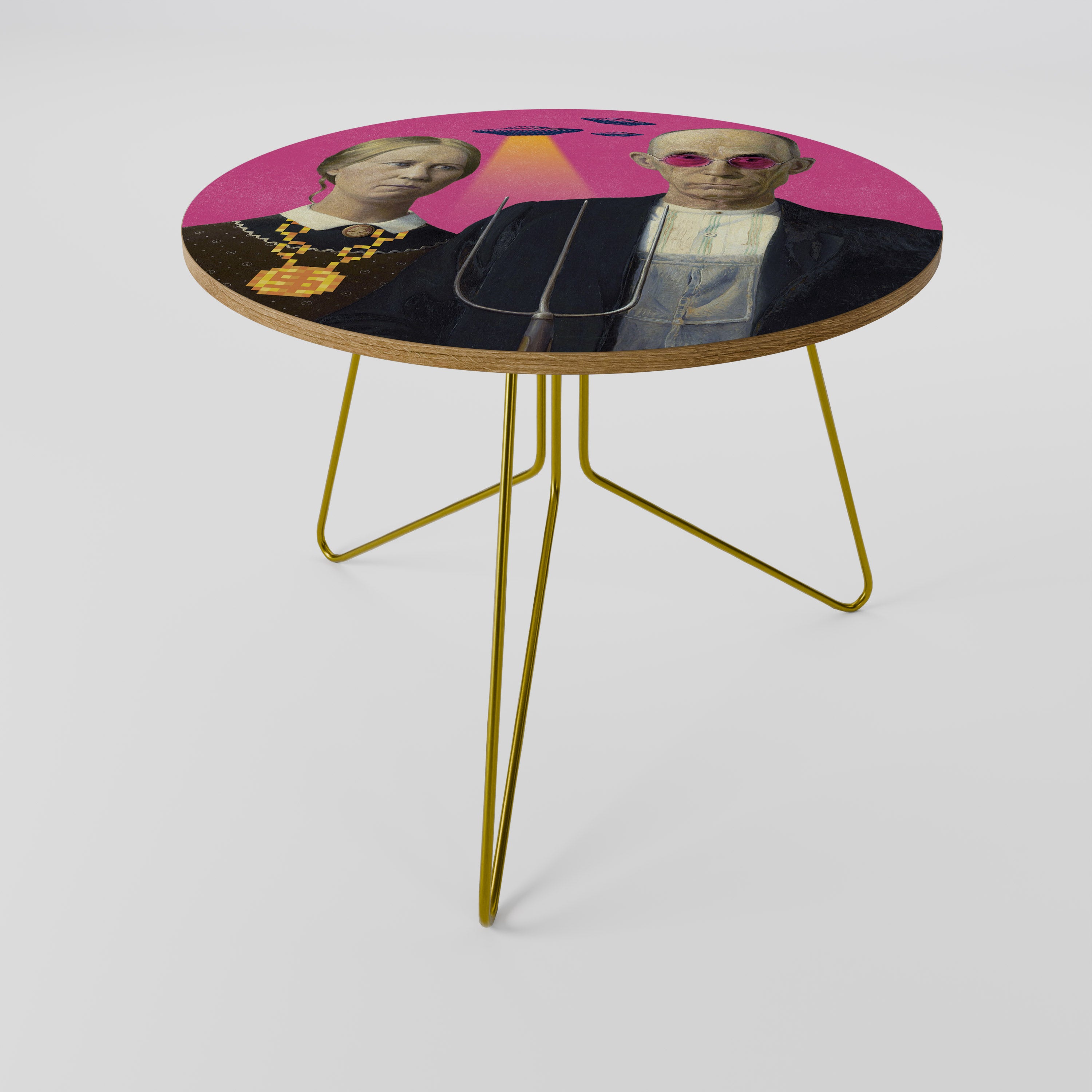 AMERICAN GOTHIC ALIEN Coffee Table