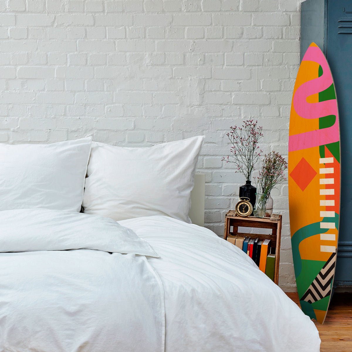 VIBRANT ENERGY Dekorativní panel ve tvaru surfu