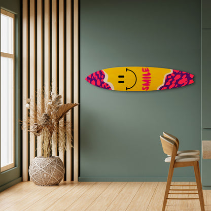 KEEP SMILING Dekorativní panel ve tvaru surfu