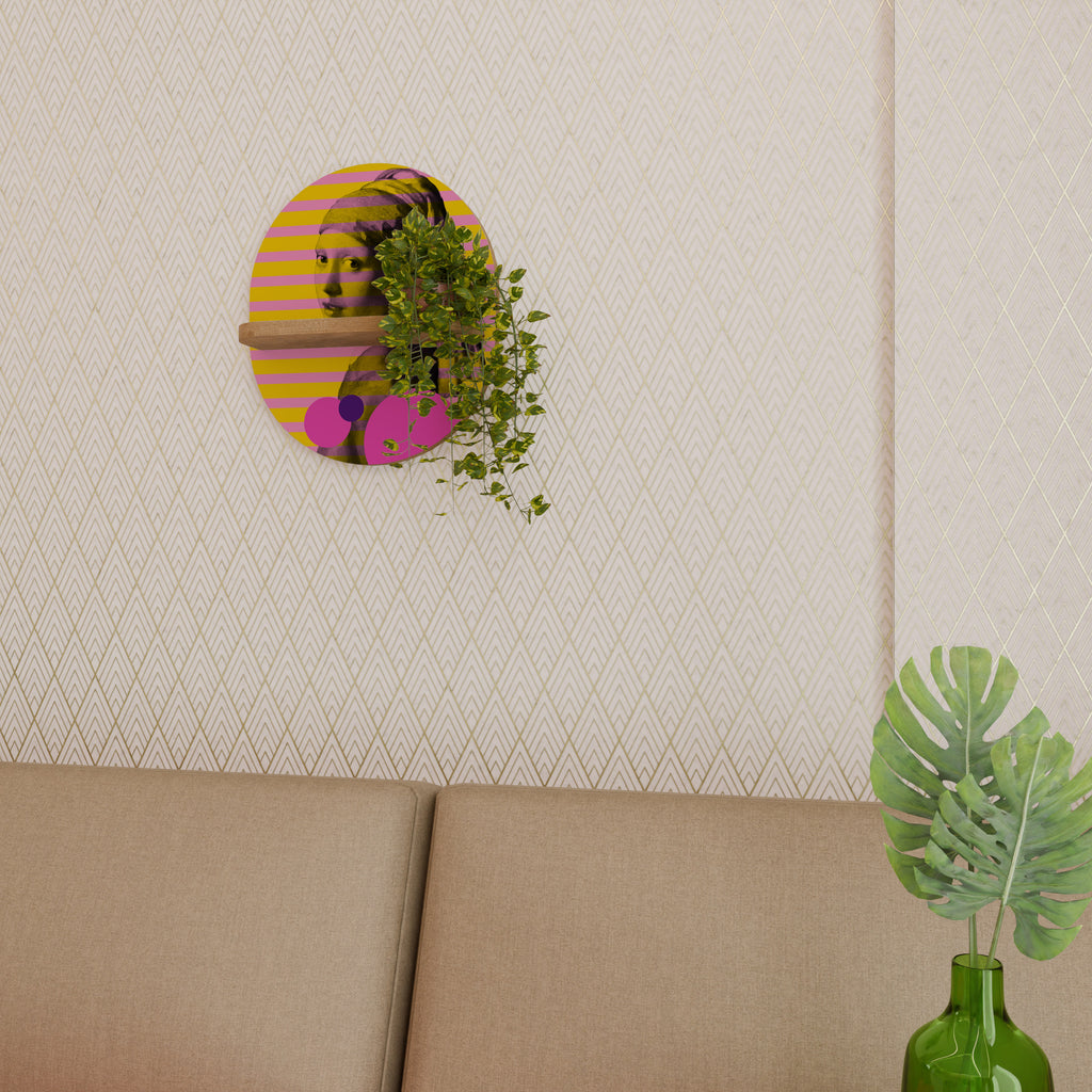 HER WITH A PEARL Designová police