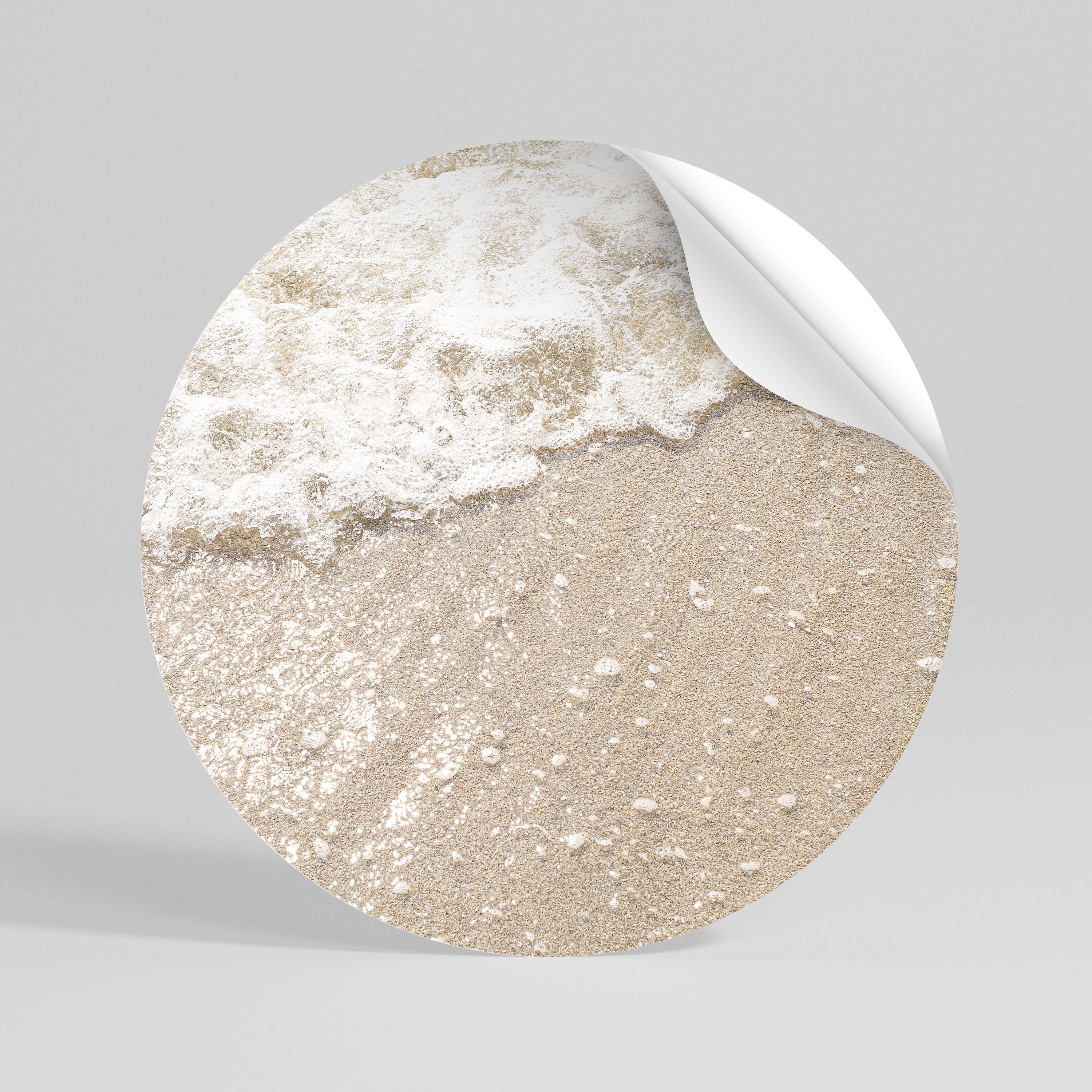 SHIMMERING SHORELINE Kulatá samolepka