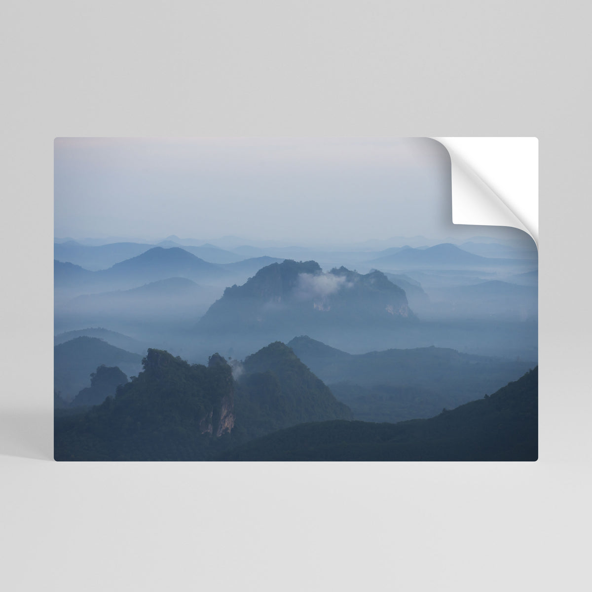 MISTY MOUNTAIN WHISPER Vodorovný samolepicí plakát