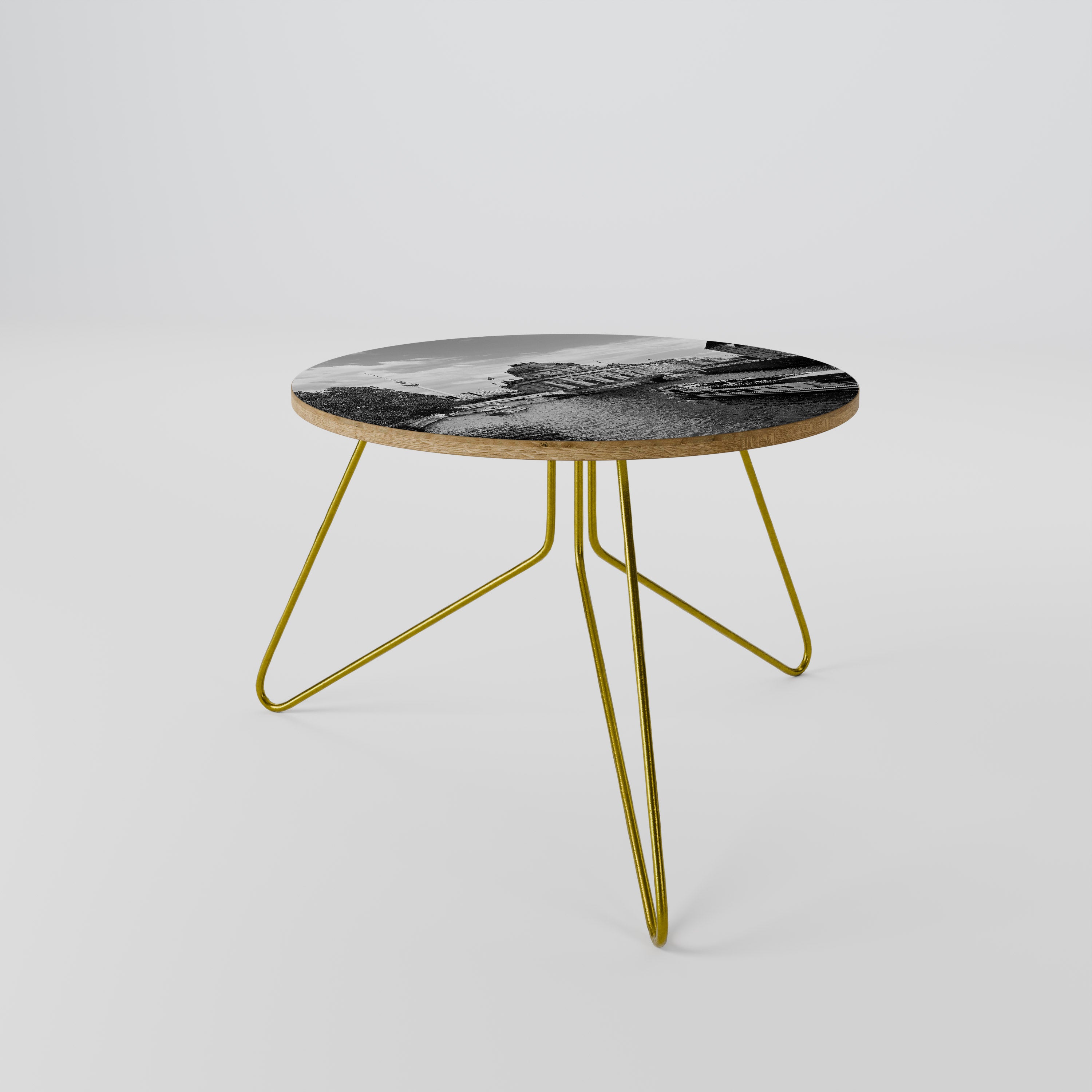 GHOSTS OF HISTORY Konferenční stolek