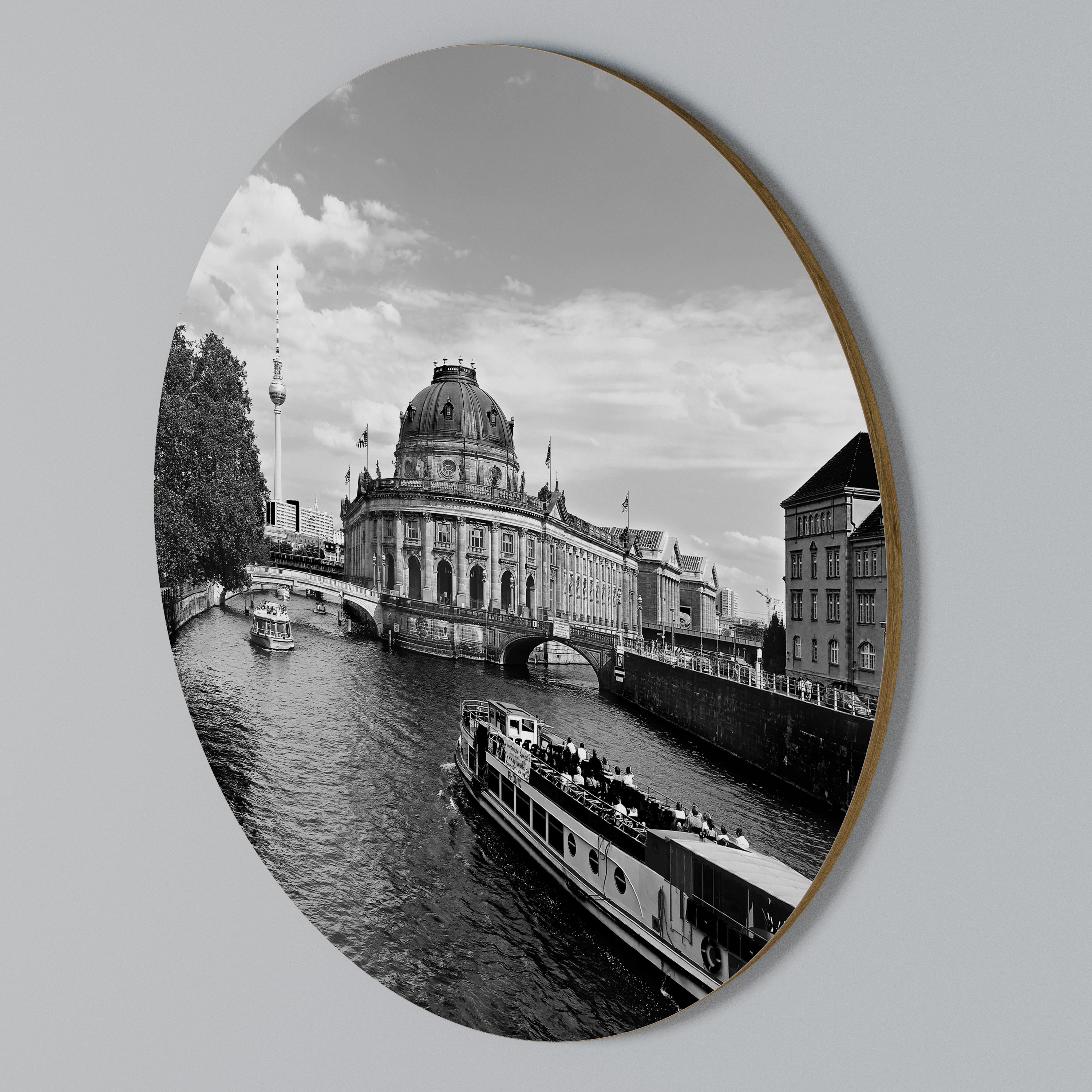 GHOSTS OF HISTORY Round Wall Art