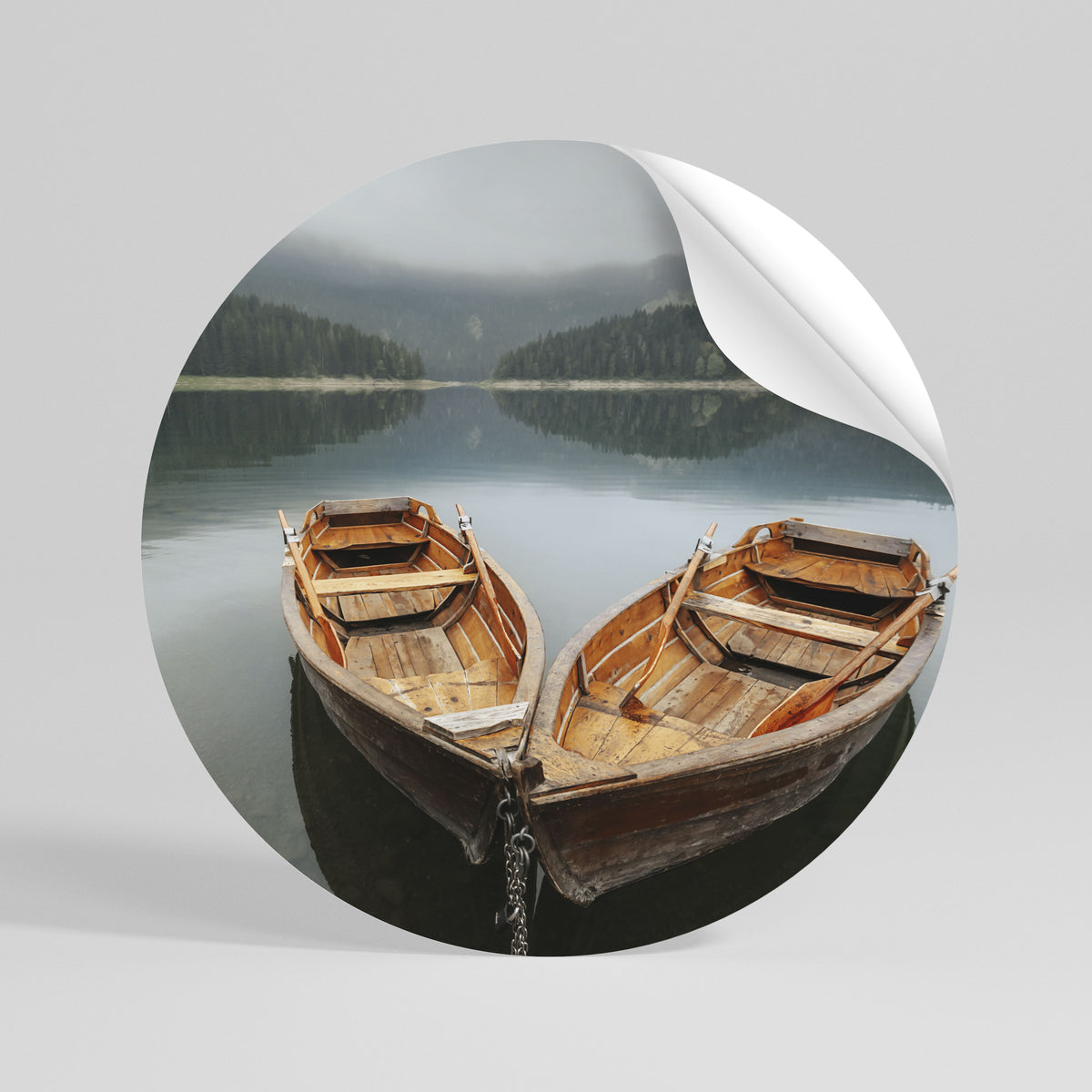 HARMONY OF BOATS Kulatá samolepka