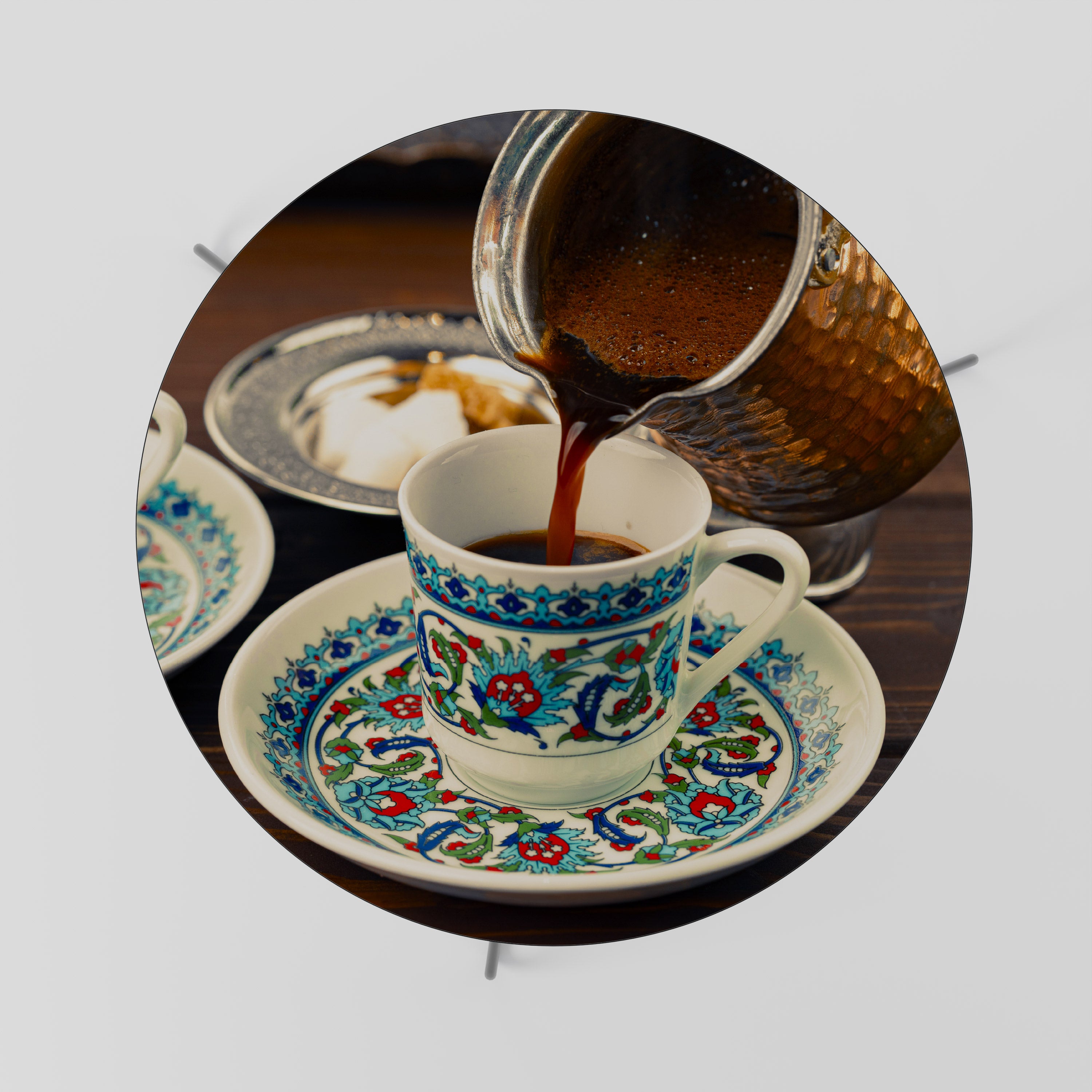 TRADITION IN A CUP Konferenční stolek