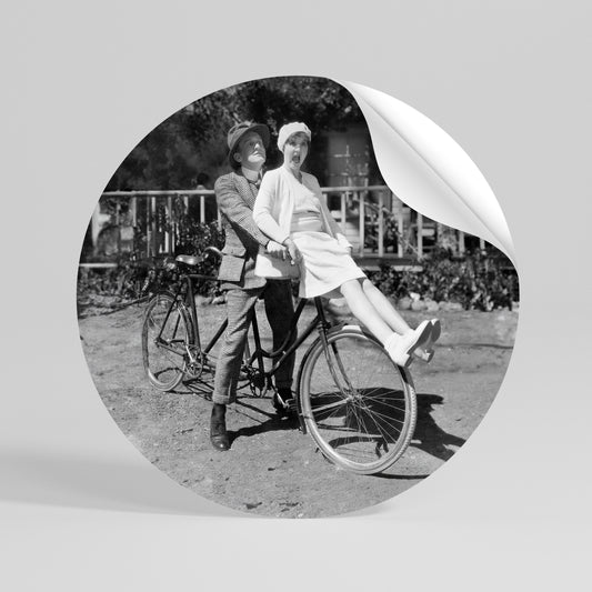 RIDING THROUGH TIME Kulatá samolepka