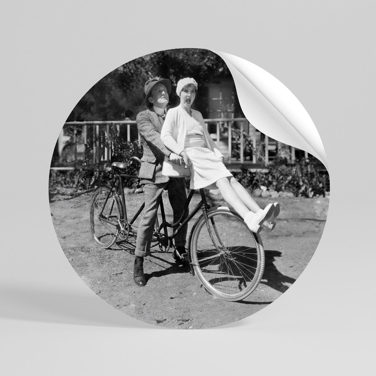 RIDING THROUGH TIME Kulatá samolepka