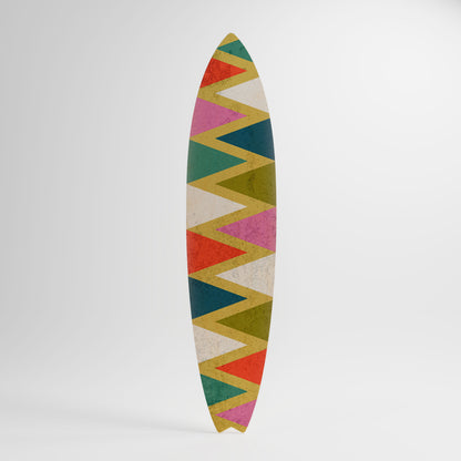 COLORFUL TRIANGLES Dekorativní panel ve tvaru surfu