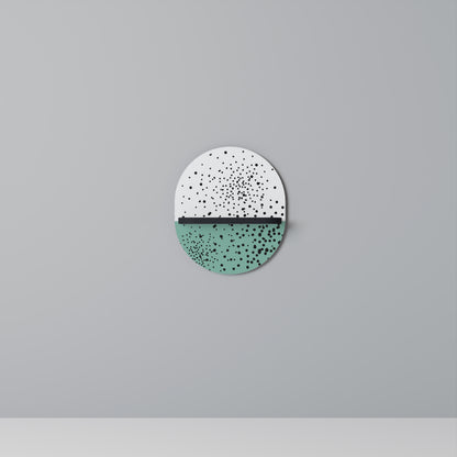 DOTTED DELIGHTS Designová police