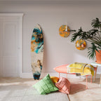 COBALT BLOSSOMS Dekorativní panel ve tvaru surfu