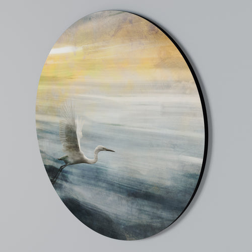 HERON IN FLY Round Wall Art