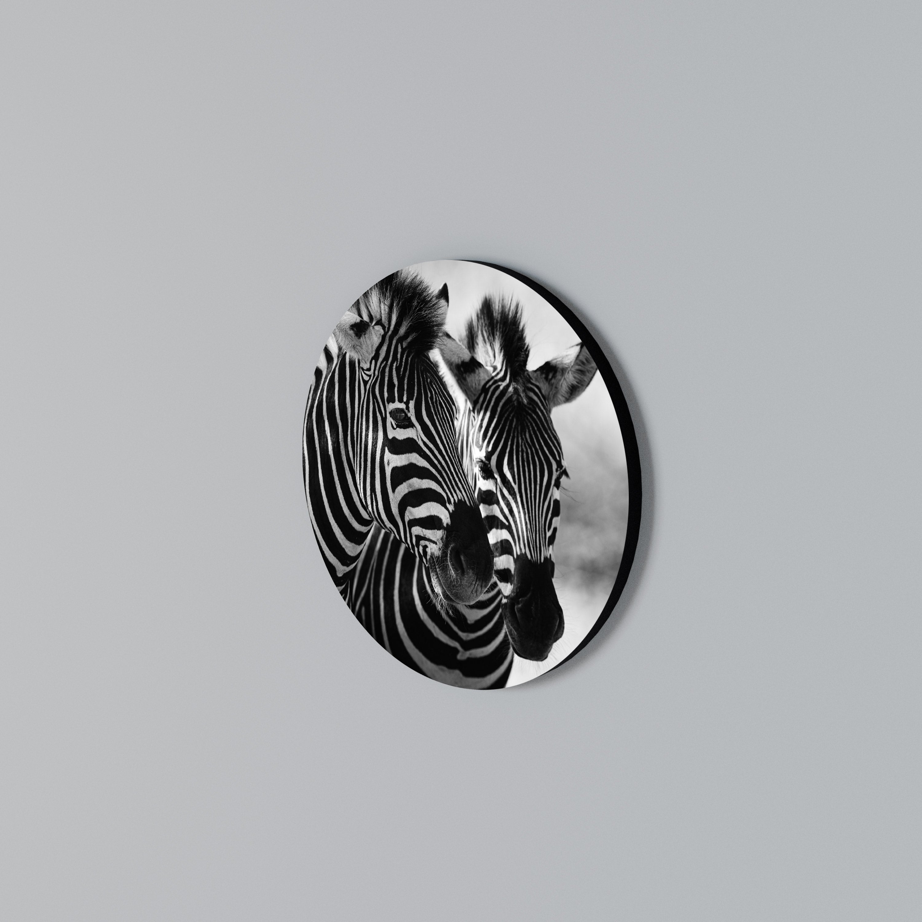 STRIPED SYMPHONY Round Wall Art